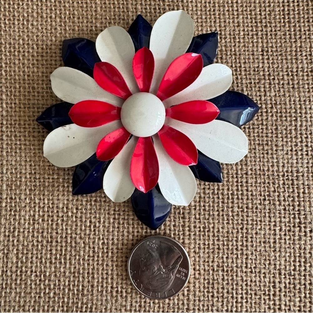 Vintage Enameled Red, White, and Blue Flower Brooch - Picture 4 of 4